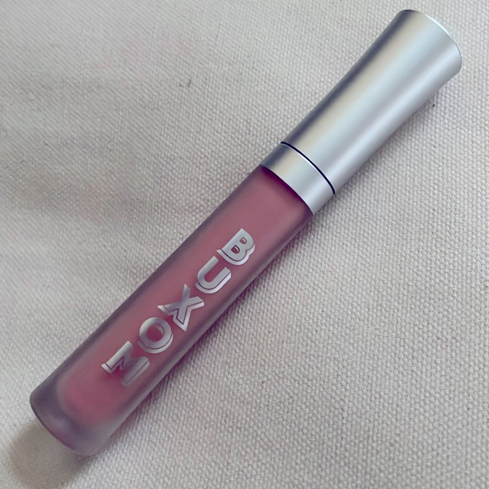 Full-On Plumping Lip Matte- Catching Rays - Picture 4 of 6